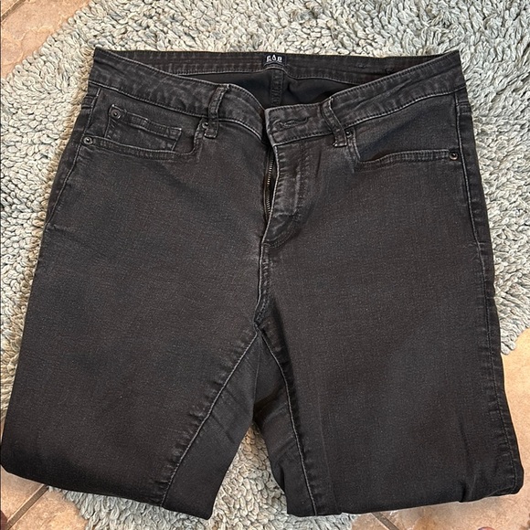 Stylish Black Denim Jeans - Picture 2 of 5